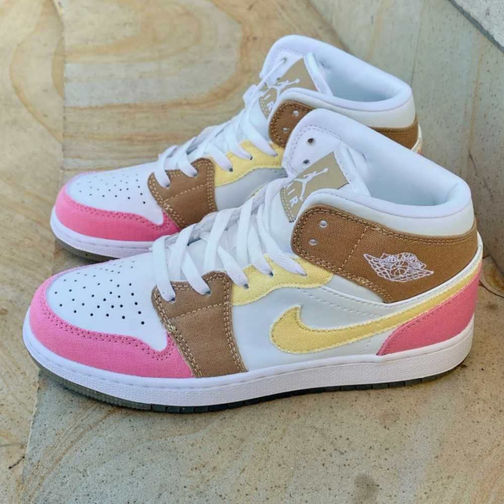 В наявності Кросівки Nike Air Jordan 1 Pink Yellow White жіночі онлайн
