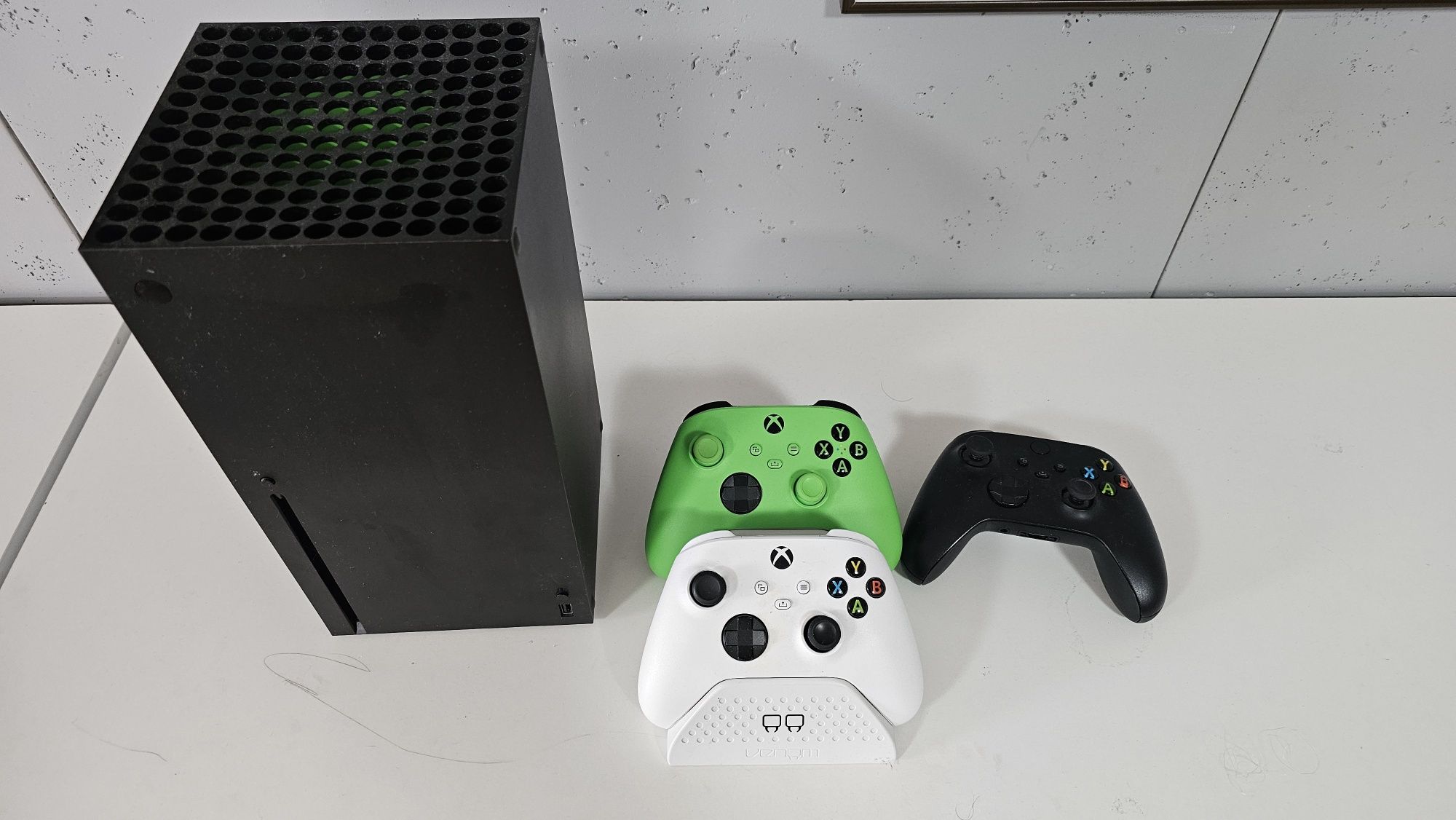 Xbox Series X + 3 x Pad