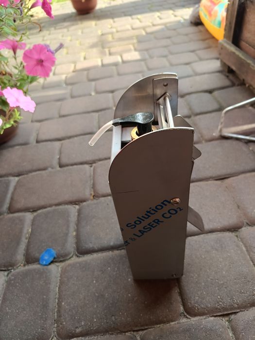 Dozownik ze stali nierdzewnej