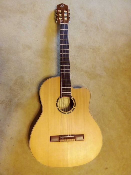 Gitara elektro klasyczna 4/4 Ortega