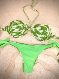 Bikinis e factos de banho de croché