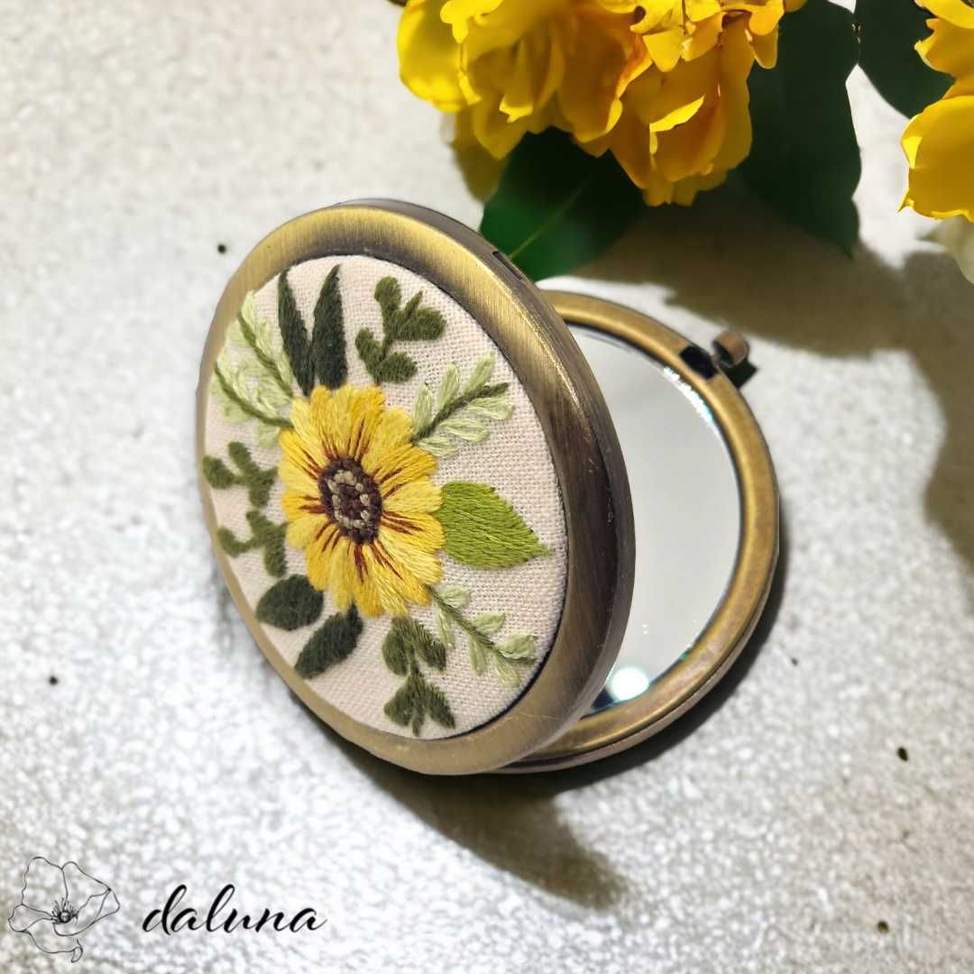 Espelhos Compactos Bordados de Flores Artesanais da daluna