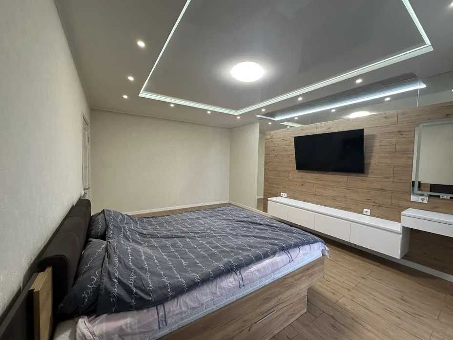 Продам 1-кімнатну простору квартиру з евроремонтом.ЖК Рогатинський! DD