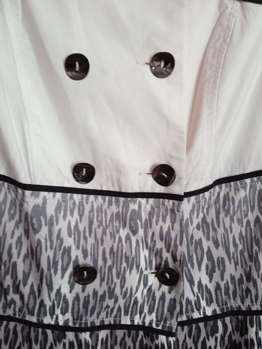 Плащ приталенний