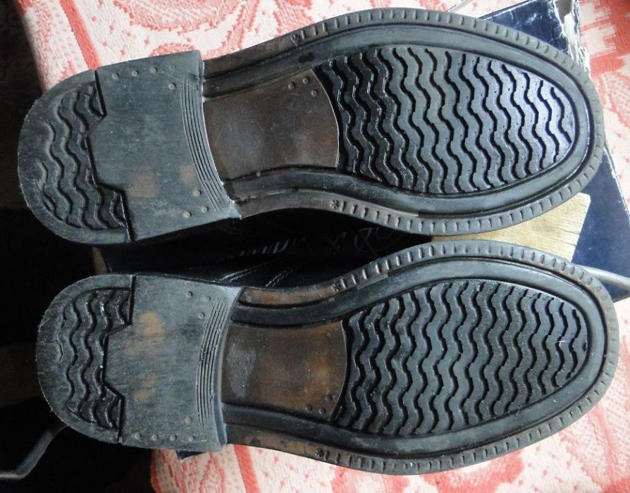 ПродамАнглийские туфли бренда Barratts 36разм,стелька23смИдеальноеСост