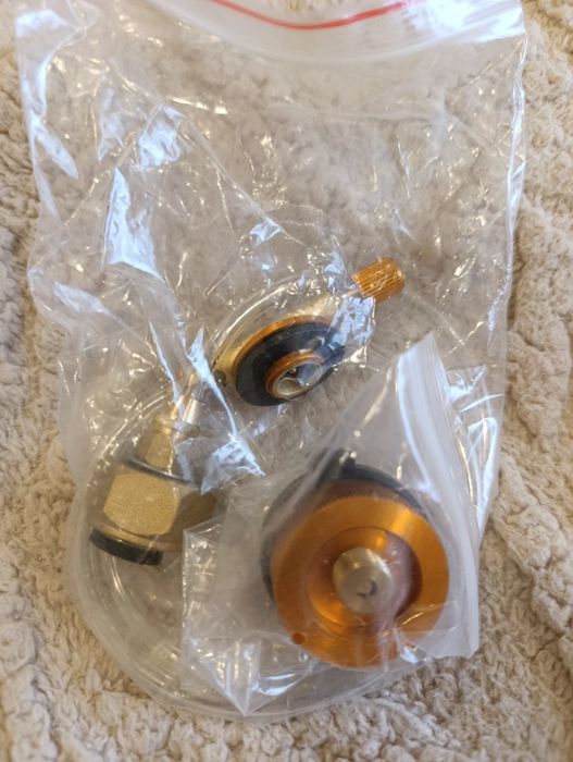 Переходник для зарядки цанговых баллонов.