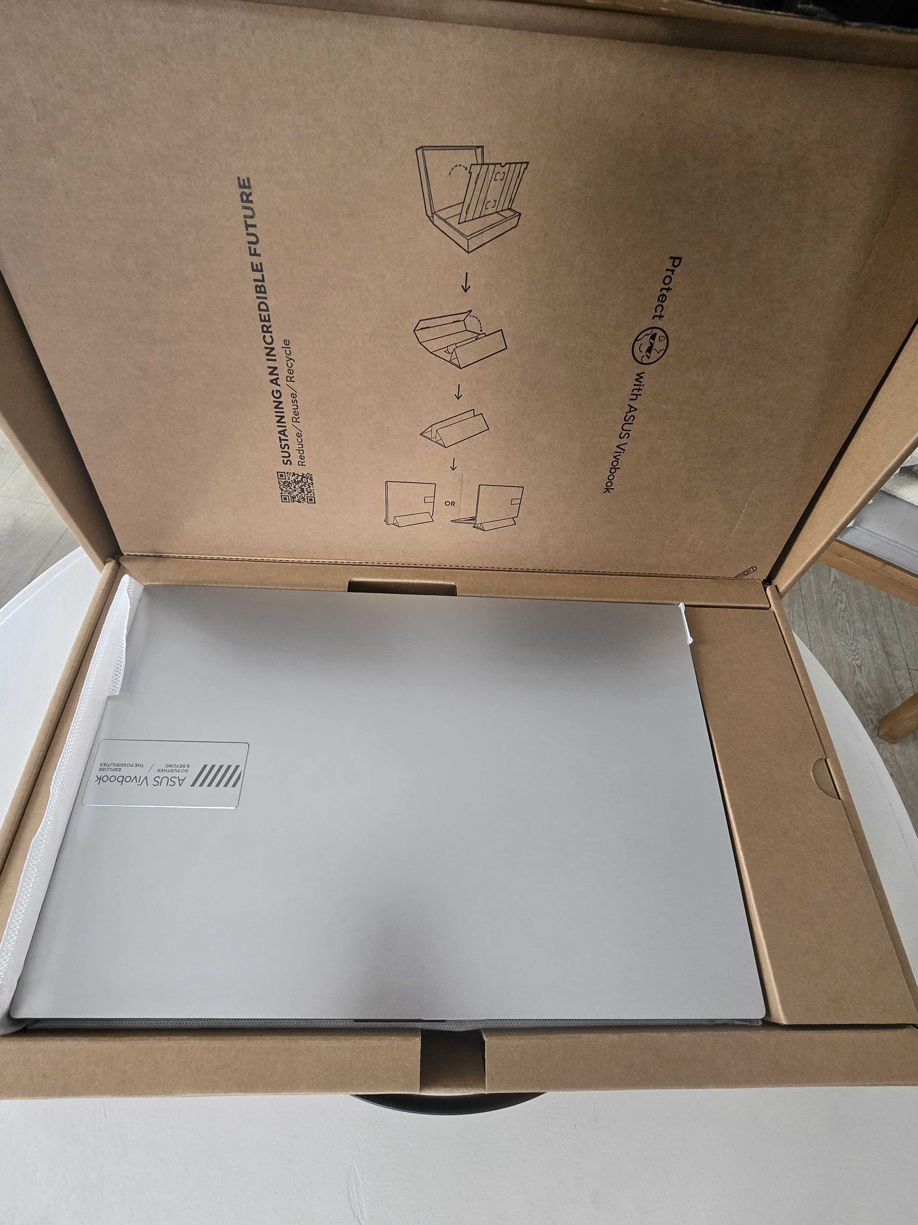 Nowy Asus Vivobook Go E1504 OLED