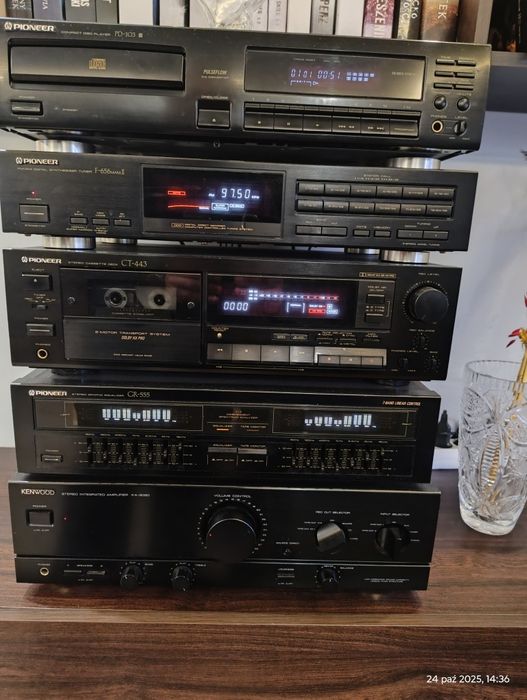 Wieża pioneer z kolumnami