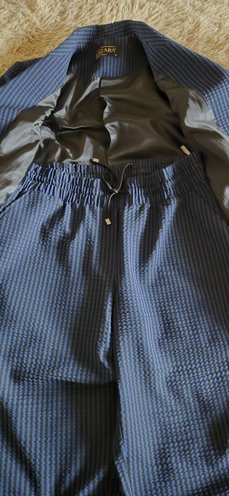 Костюм брючний жіночій