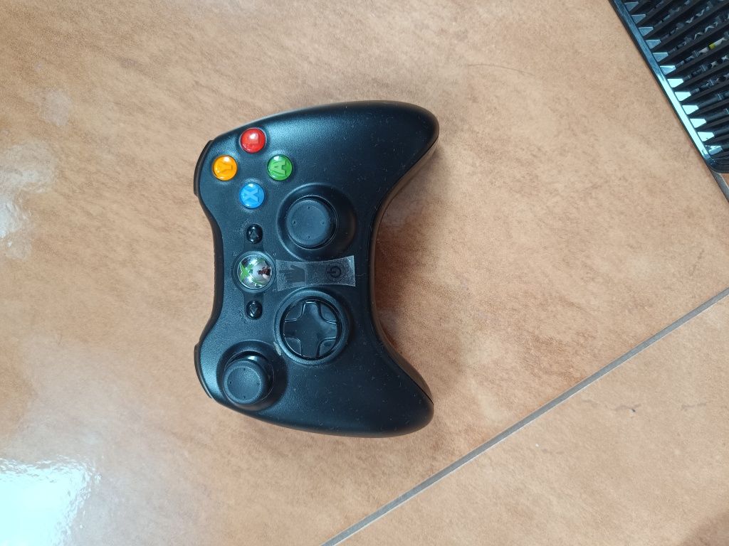 Xbox 360 + Kinect + Gry – Zestaw Gotowy do Gry!