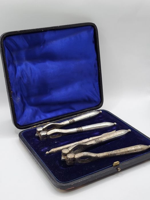 Zabytkowe dziadki do orzechów