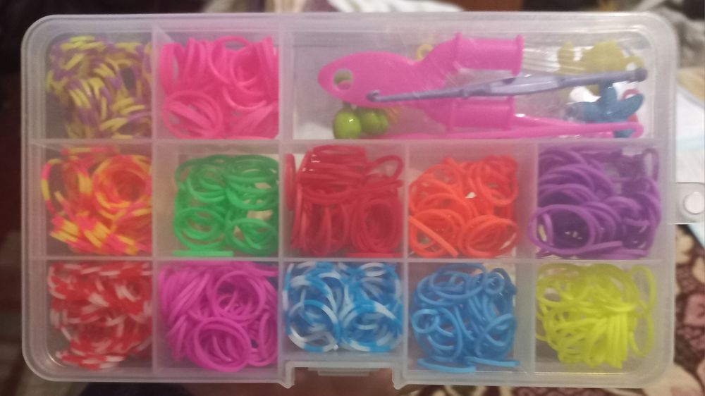Набір резинок та аксесуарів для творчості