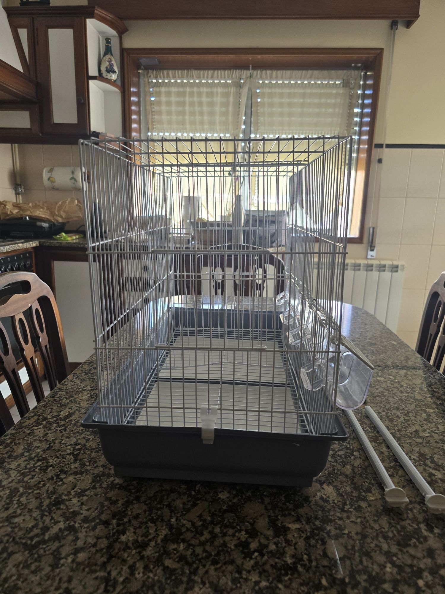 Gaiola para pássaros com separador