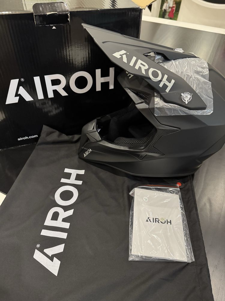 Capacete AIROH Black