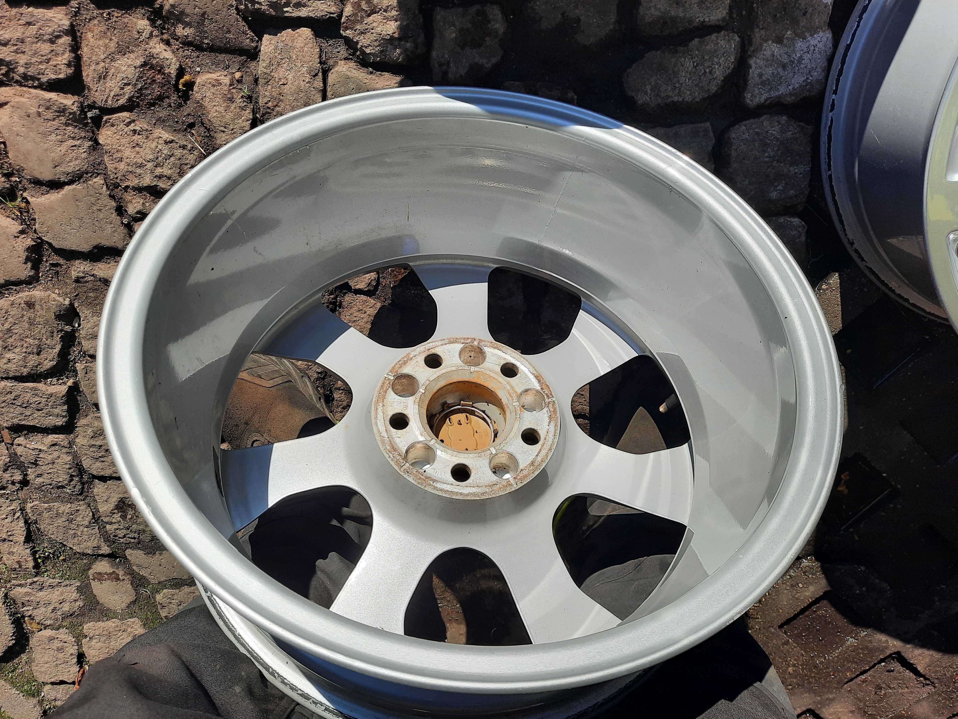 Oryginalne felgi aluminiowe AUDI 17" 5x112x66,5 Q5 A4 B8 B9