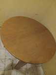 Mesa redonda para a sala ou cozinha