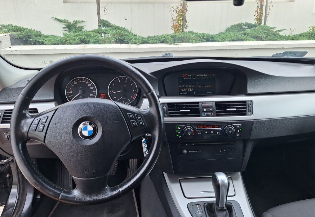 Bmw e90 2.0 Benzyna 150km* Navi* Automat* climatronik* wielofunkcja*