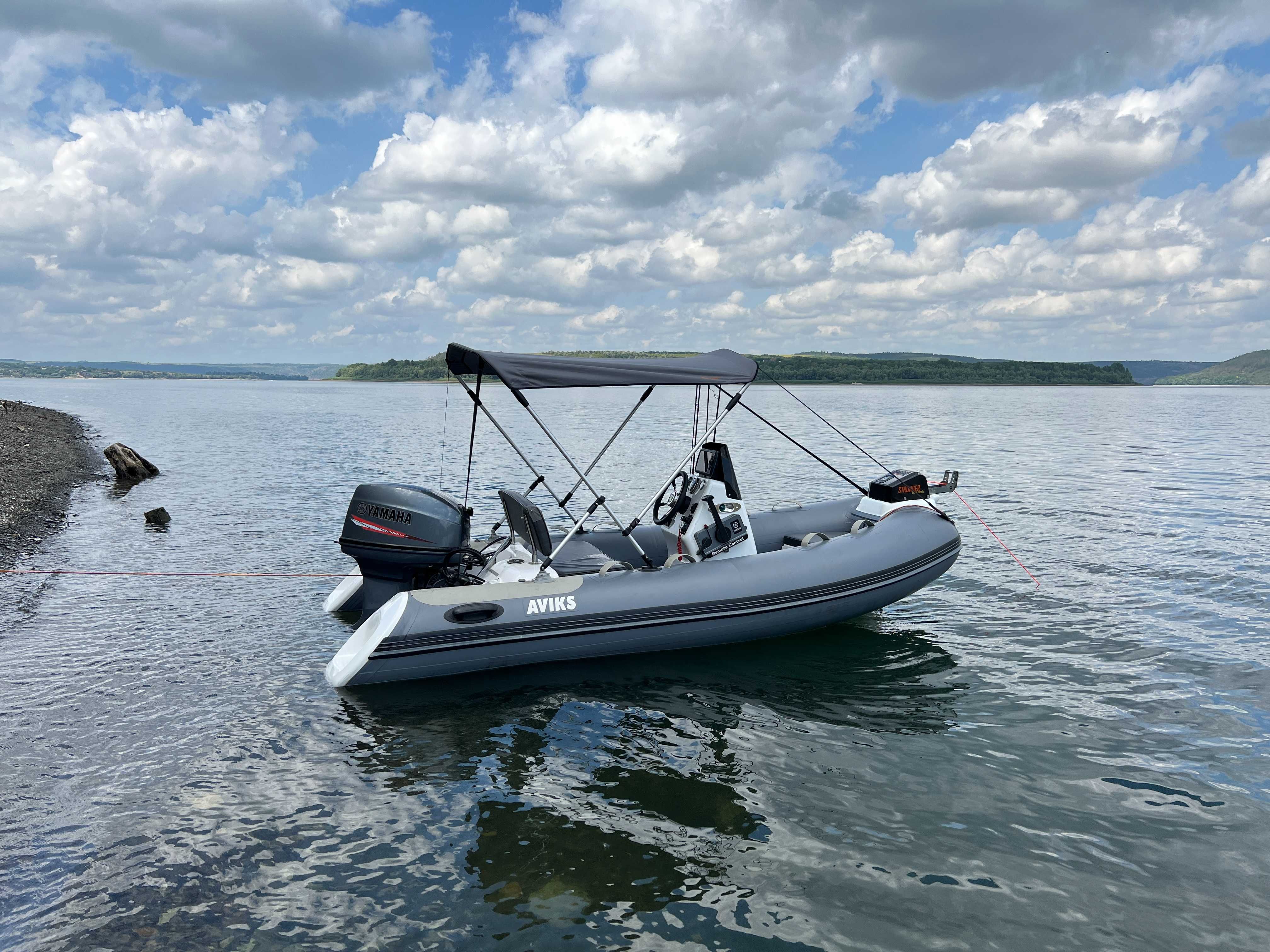 Човен RIB з двигуном 40 hp