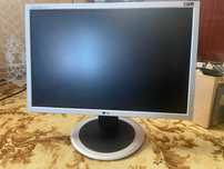 Монітор 19" LG широкоформатний