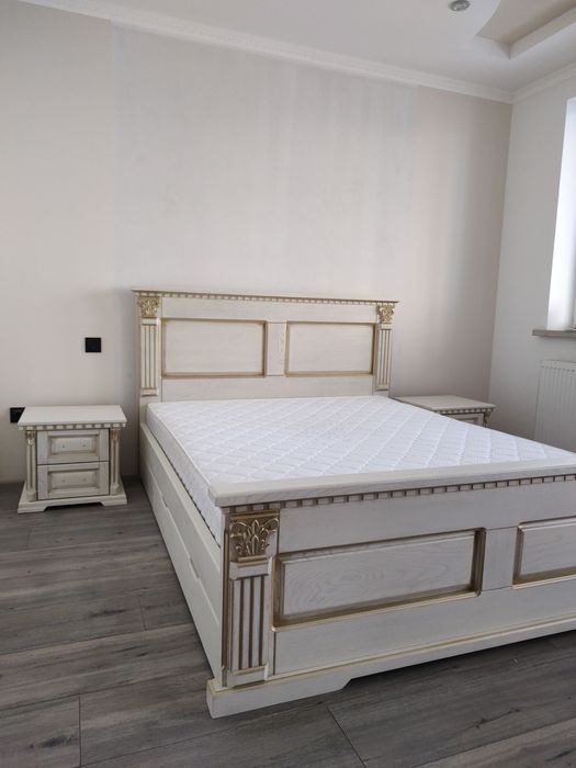 Ліжко двоспальне дерев'яне( ясінь, дуб)