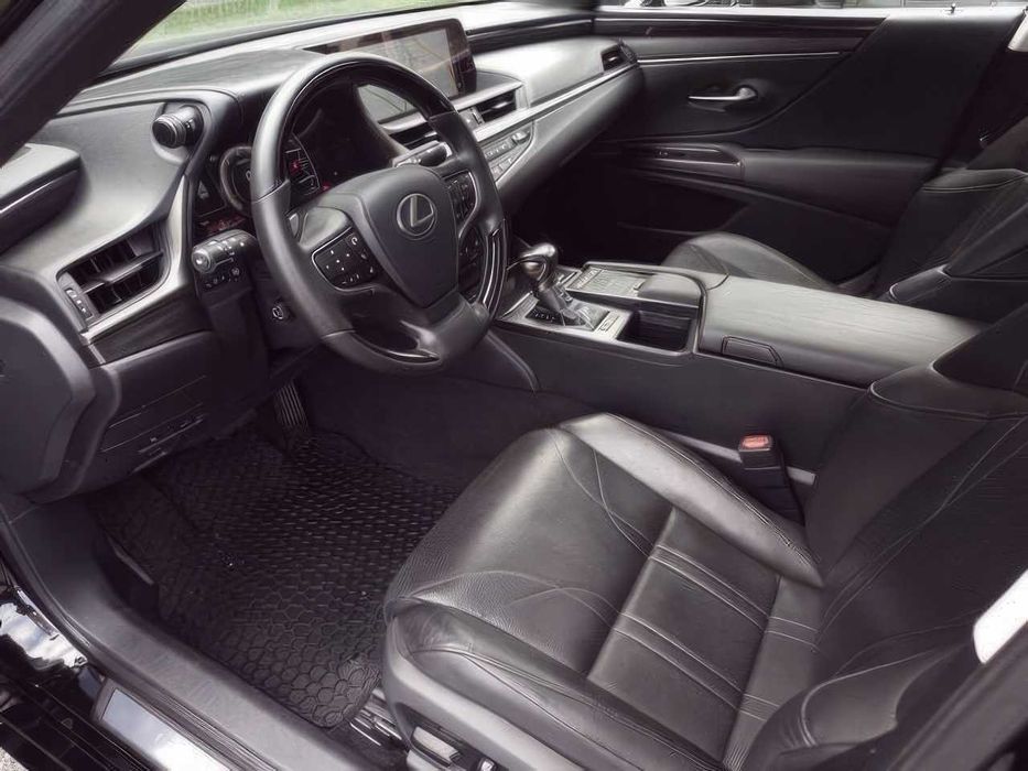 Lexus ES 350      2019