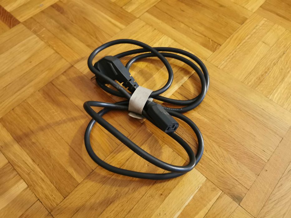 Kabel zasilający do komputera monitora