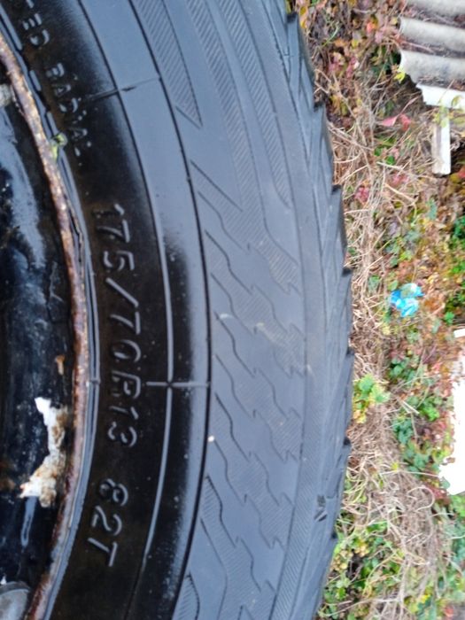 Продам шини на дісках 175/70 R13