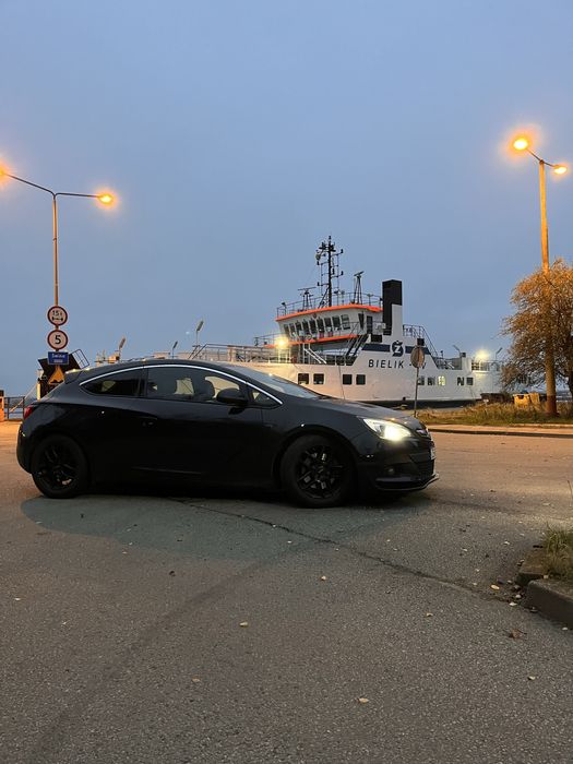 Opel Astra J GTC