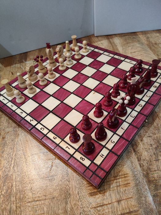 Szachy drewniane królewskie wiśniowe.  Kaseta 31.