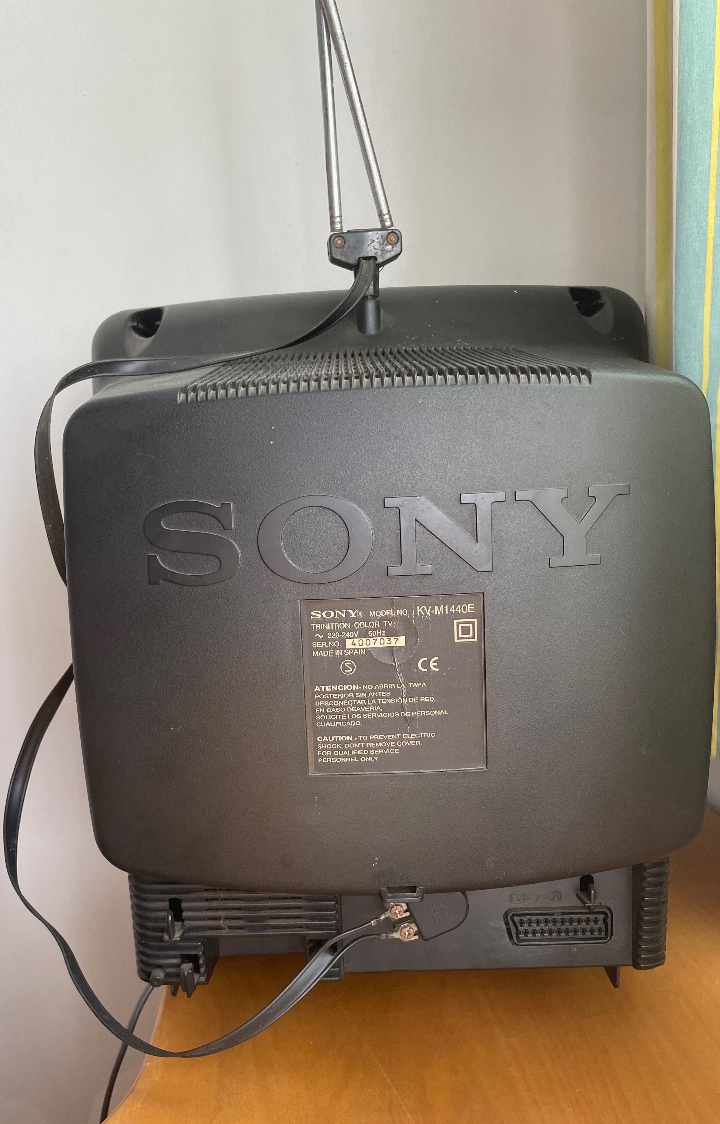 TV /Televisão Sony KV-M1440E + Antena + Comando + Cabo SCART