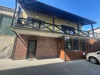 Продаж комерції  60 м2 з свіжим ремонтом 
1 пов вул. Грушевського, 56