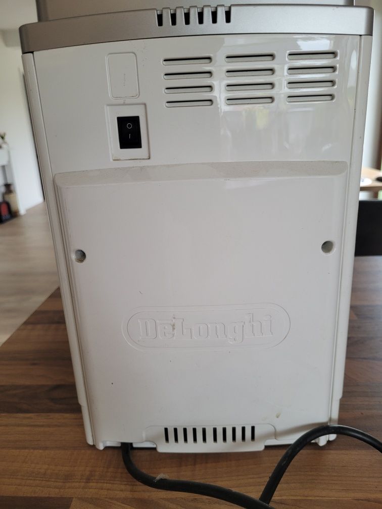 Ekspres ciśnieniowy delonghi ecam 23.420.sw