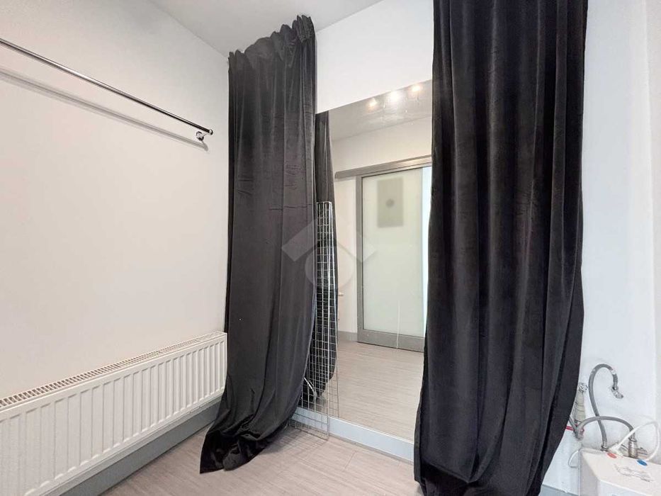 Lokal w centrum - duża witryna - ul. Słowiańska/Długa - MPEC