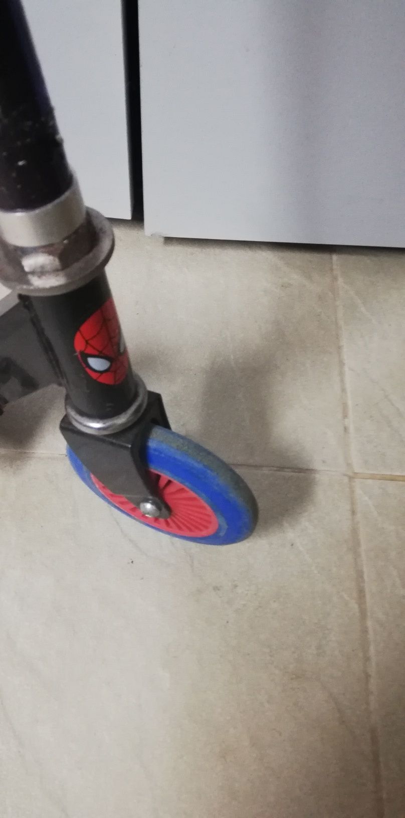 Trotinete Spider-man