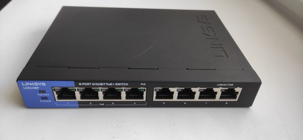 Гігабітний свіч з живленням Linksys LGS108PV2 POE