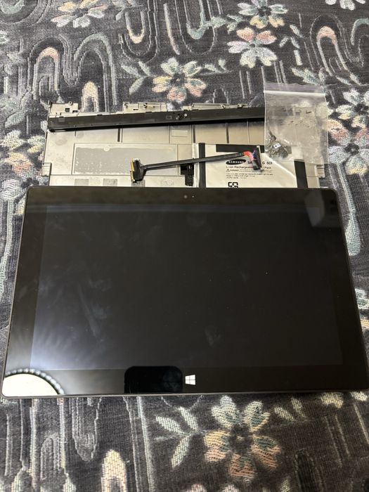 Microsoft RT планшет запчастини