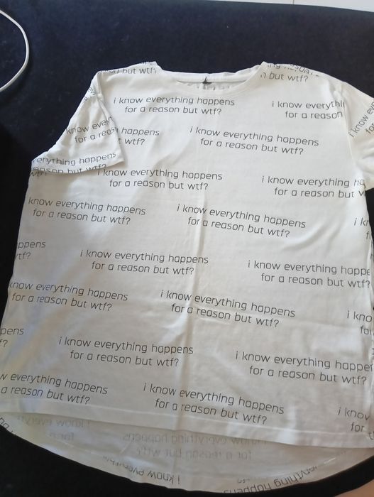 Koszulka biała z napisami,Sinsay,stan bardzo dobry,cena 6 zł