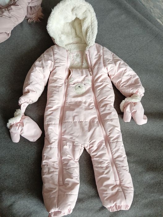 Sprzedam kombinezon i śpiwór w bardzo dobrym stanie
