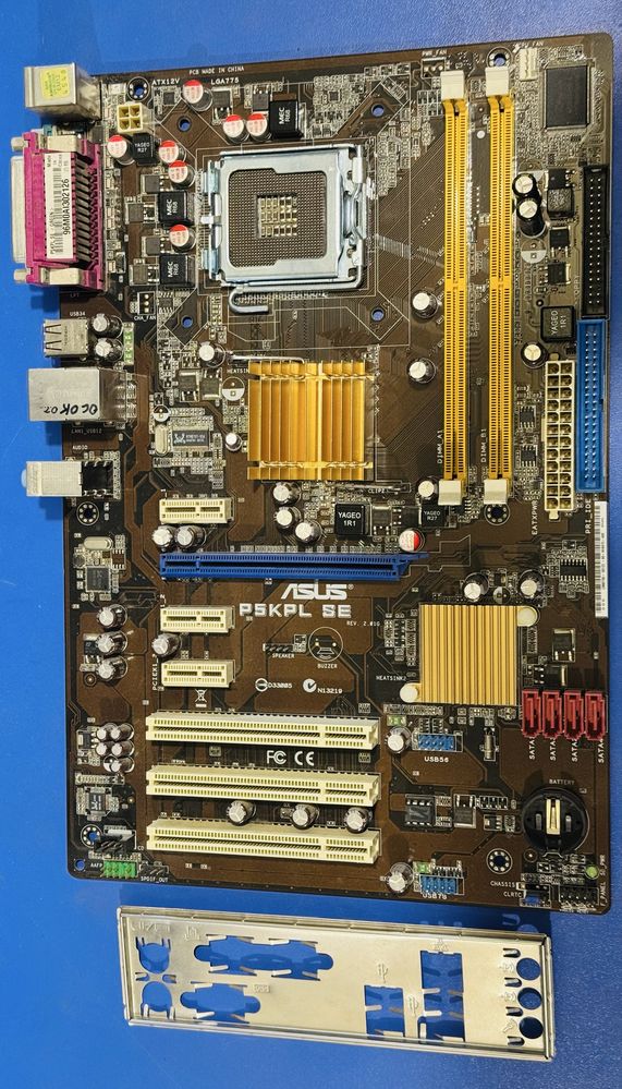 Материнська/Материнская плата Asus P5KPL SE / Socket 775 / DDR 2