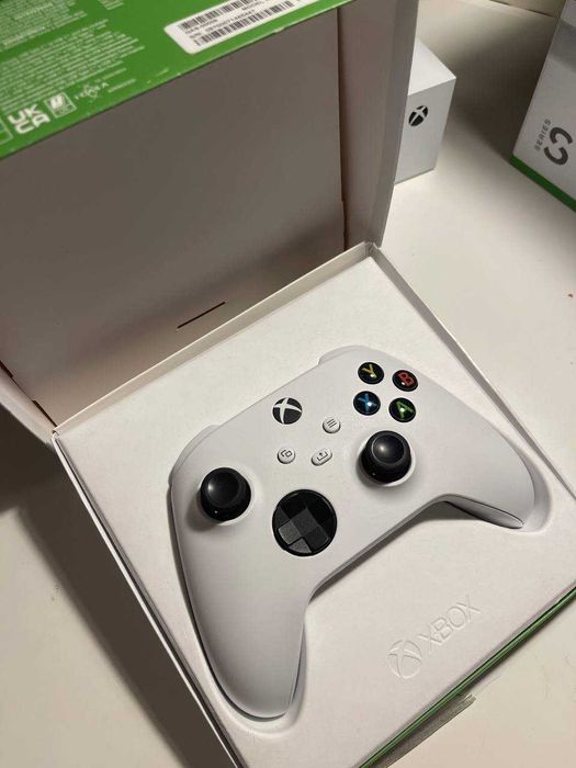 Xbox Series S, dwa pady