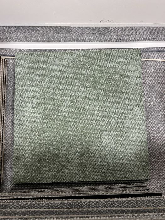 Nowe płytki dywanowe Interface – różne modele, 34,5 m²