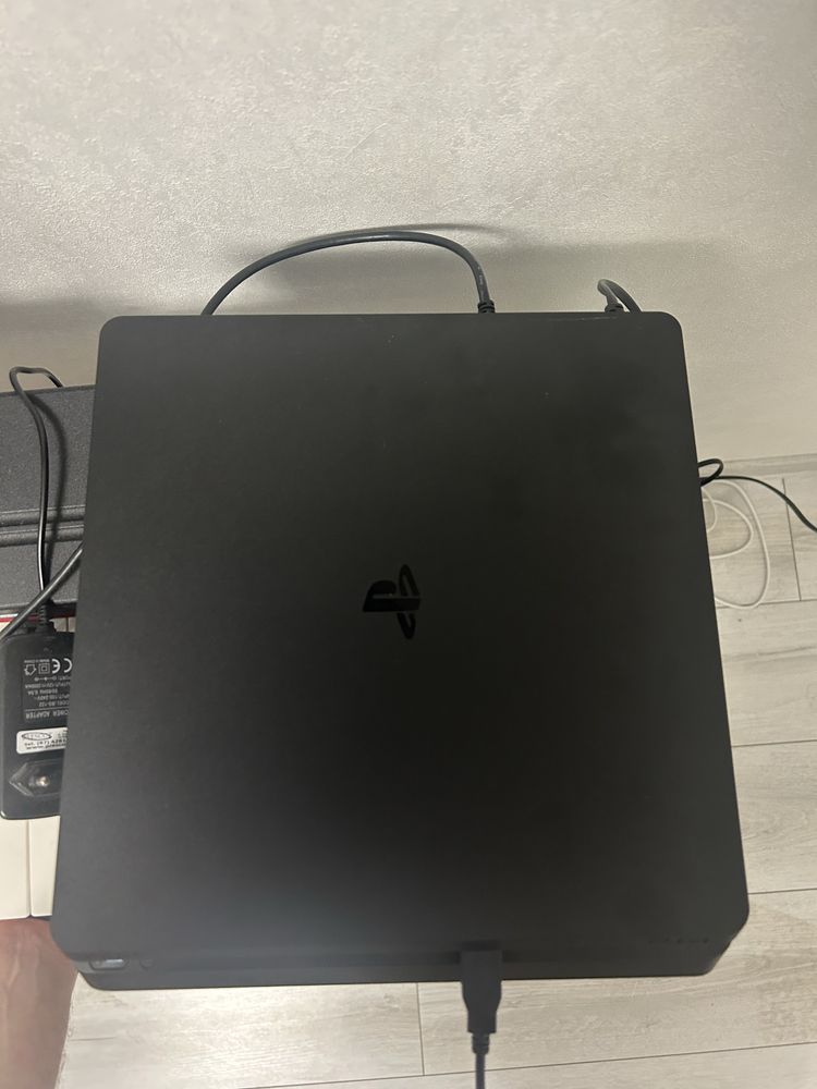 Приставка PS4 Slim 1 ТБ