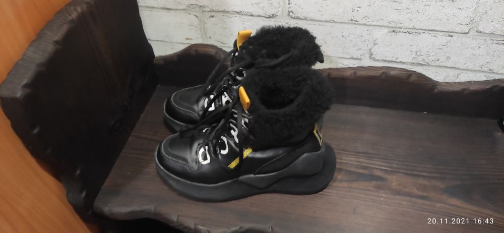 Кроссовки зимние