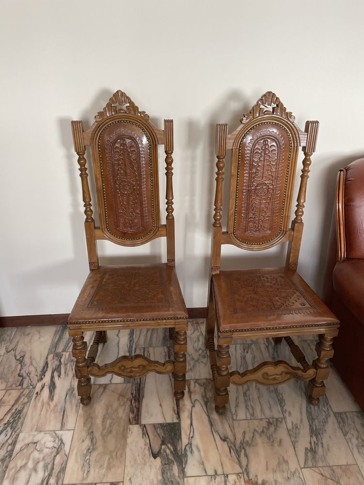 Mesa de jantar classica com 8 cadeiras