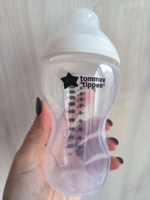 Пляшка для годування Tommee Tippee з силіконовою соскою