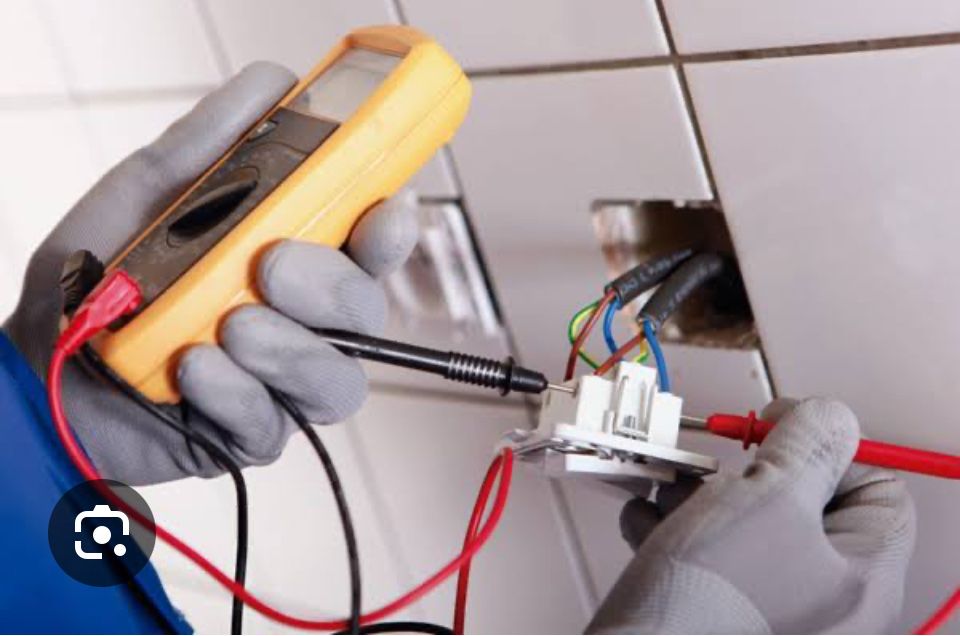 ELETRICISTA. Trabalhos Residenciais e Outros.