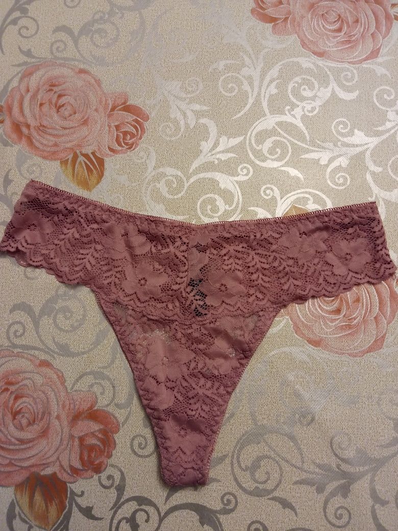 Nowe stringi koronkowe rozmiar L/XL.