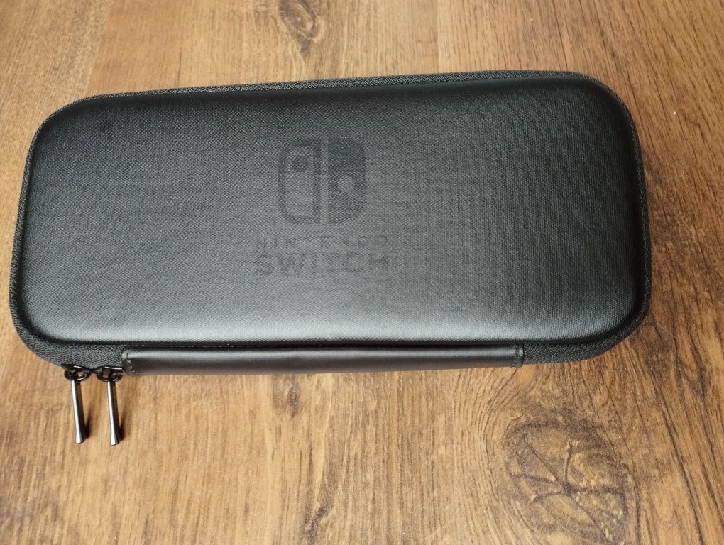 Konsola Nintendo switch V2 + etui