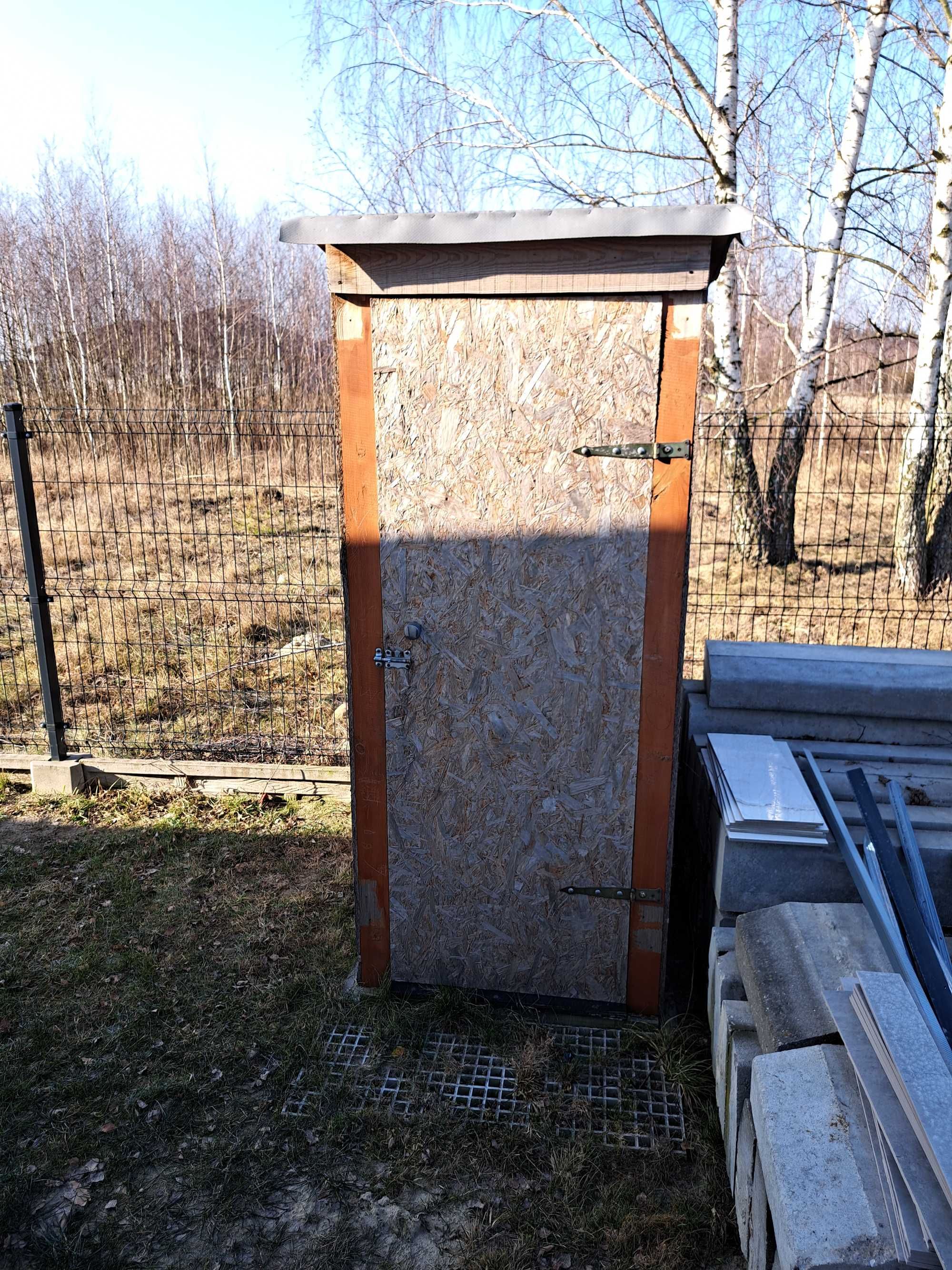 Wychodek z plyty OSB