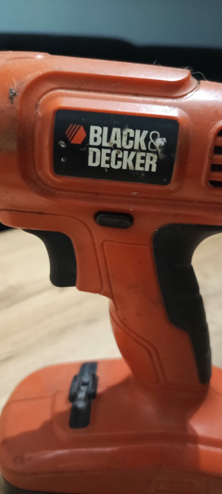 Black & decker wkrętarka 18v z baterią